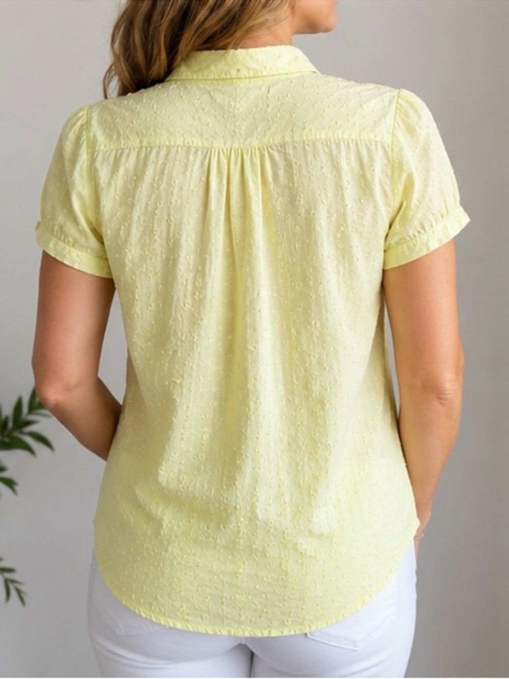 IZOD Women’s XL Yellow/lime Eyelet Button Front Short Sleeve Blouse - Picture 2 of 5